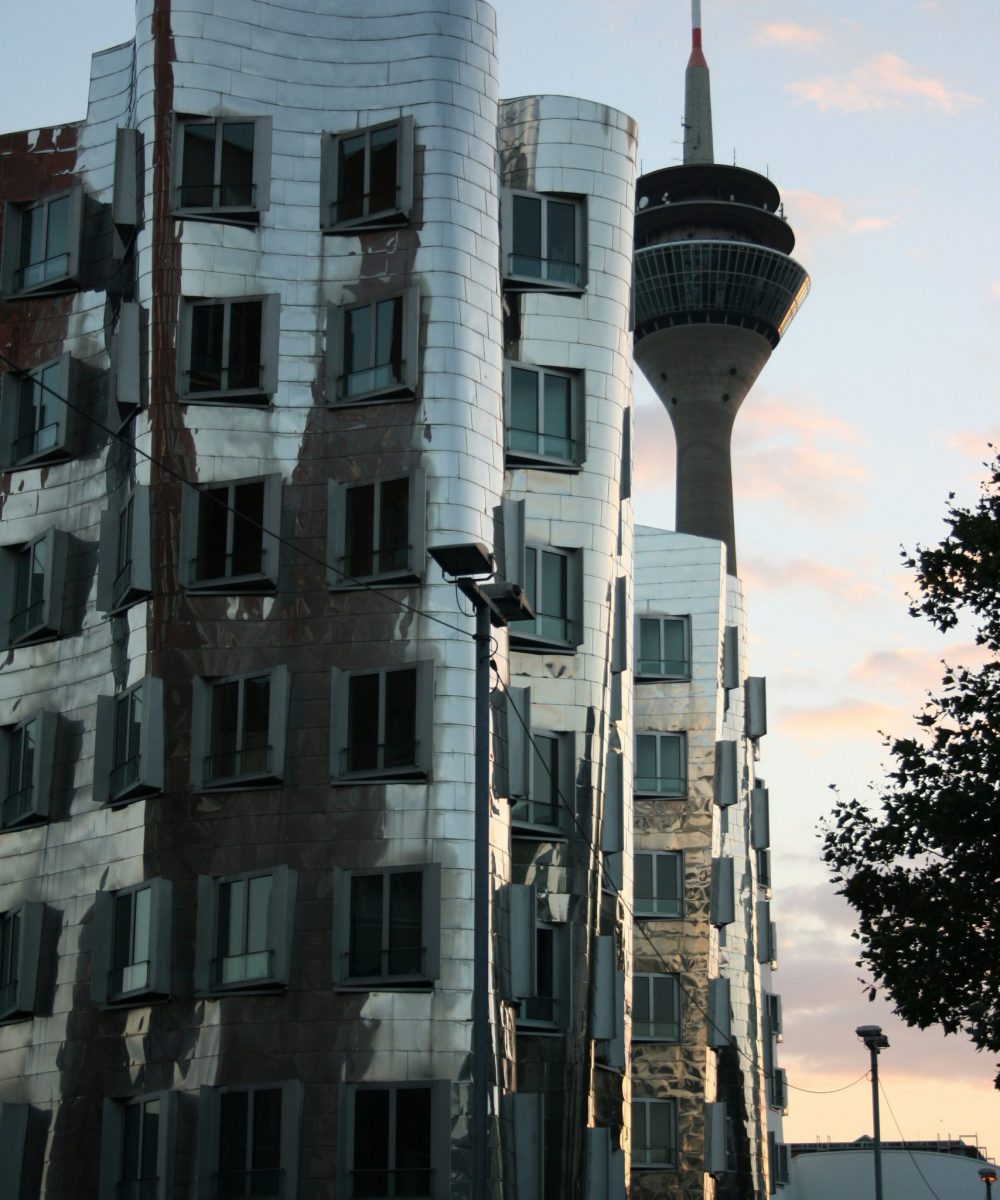 alexandra-b-0vV92O8-1aM-unsplash